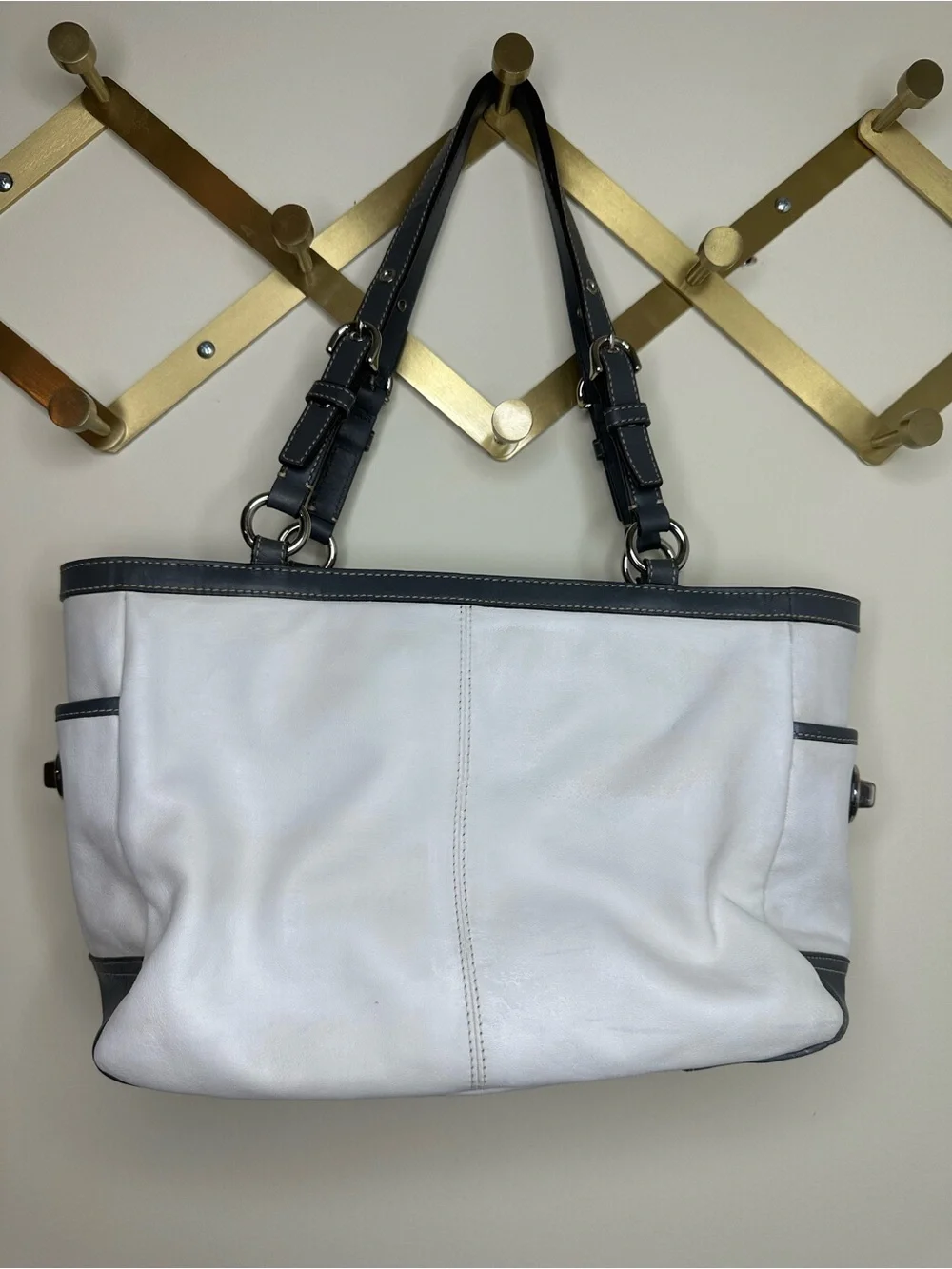 Coach White and Grey Leather Shoulder Bag